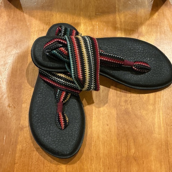 Sanuk Black Sandals with Multicolor Striped Straps - Picture 4 of 4